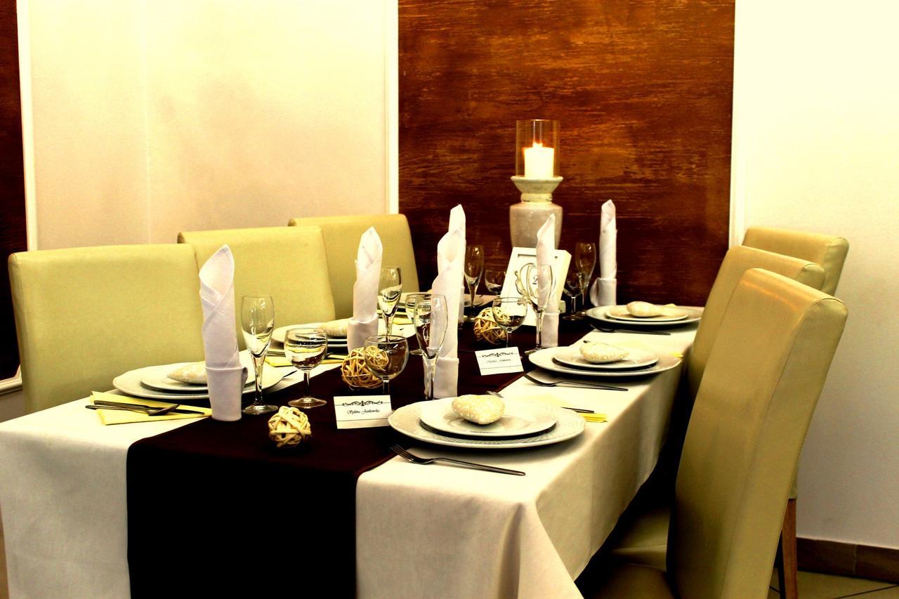Imperium - Hotel Restauracja Firlej Extérieur photo